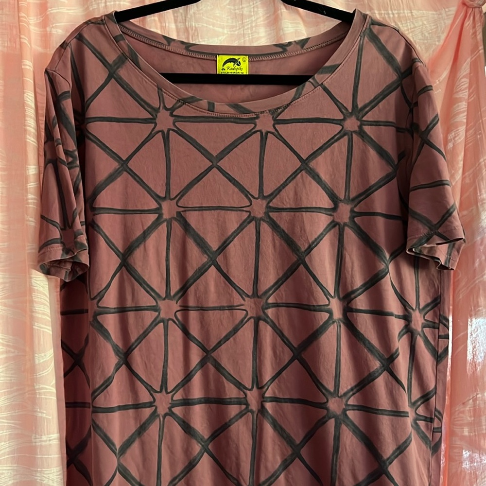Kealopiko scoop neck tee shirt